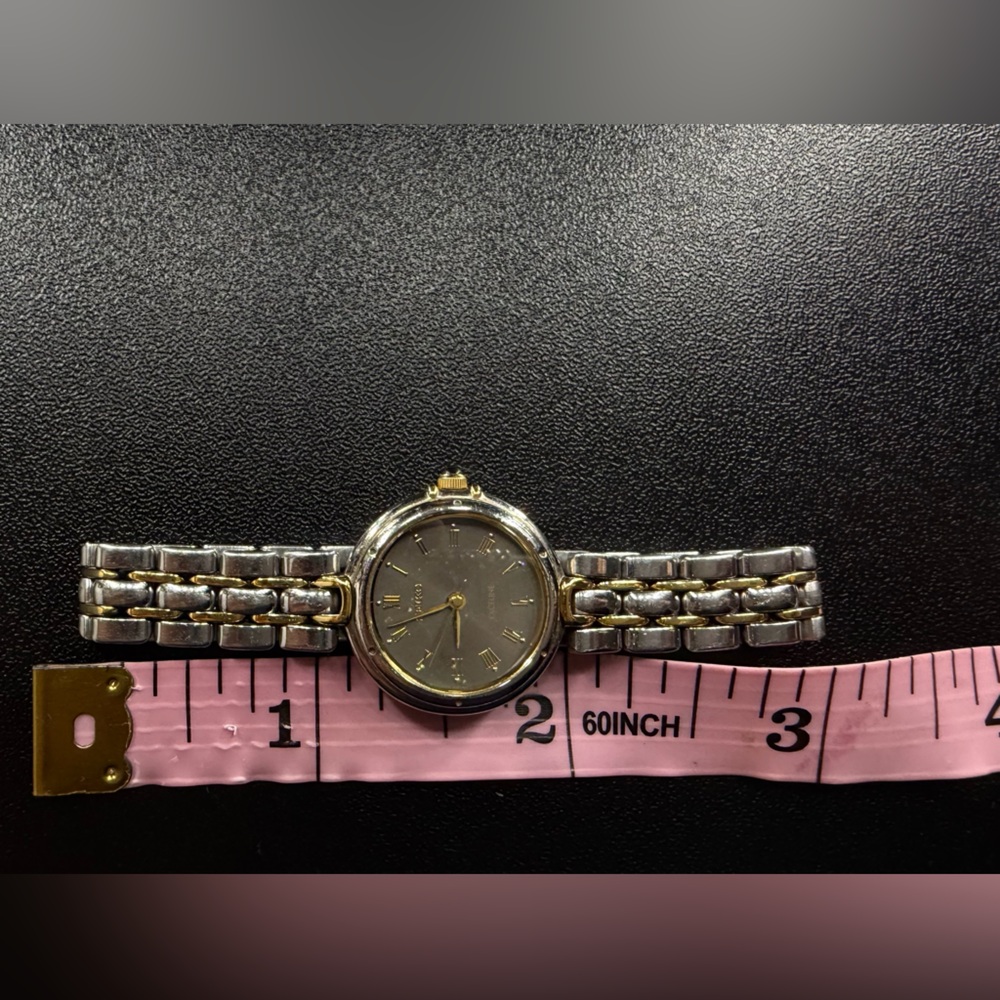 Seiko vintage 1995 Two-Tone Silver and Gold Women's Watch - Picture 5 of 6